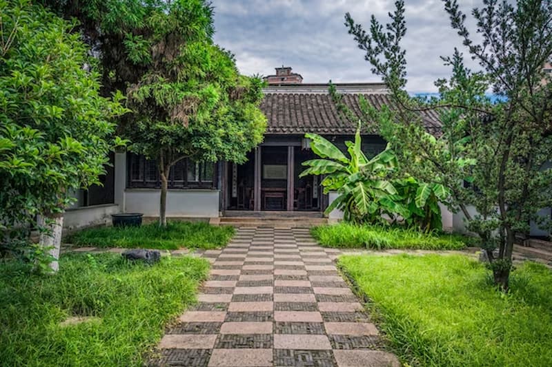 cara menata taman depan rumah
