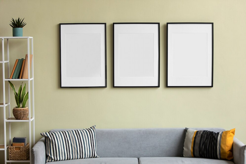 7 Cara Menempel Poster Tanpa Merusak Dinding