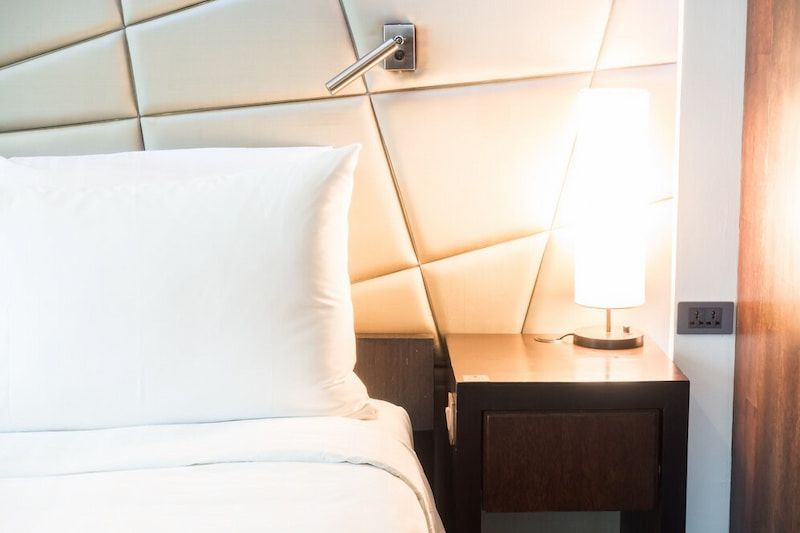 desain kamar tidur dengan lampu led