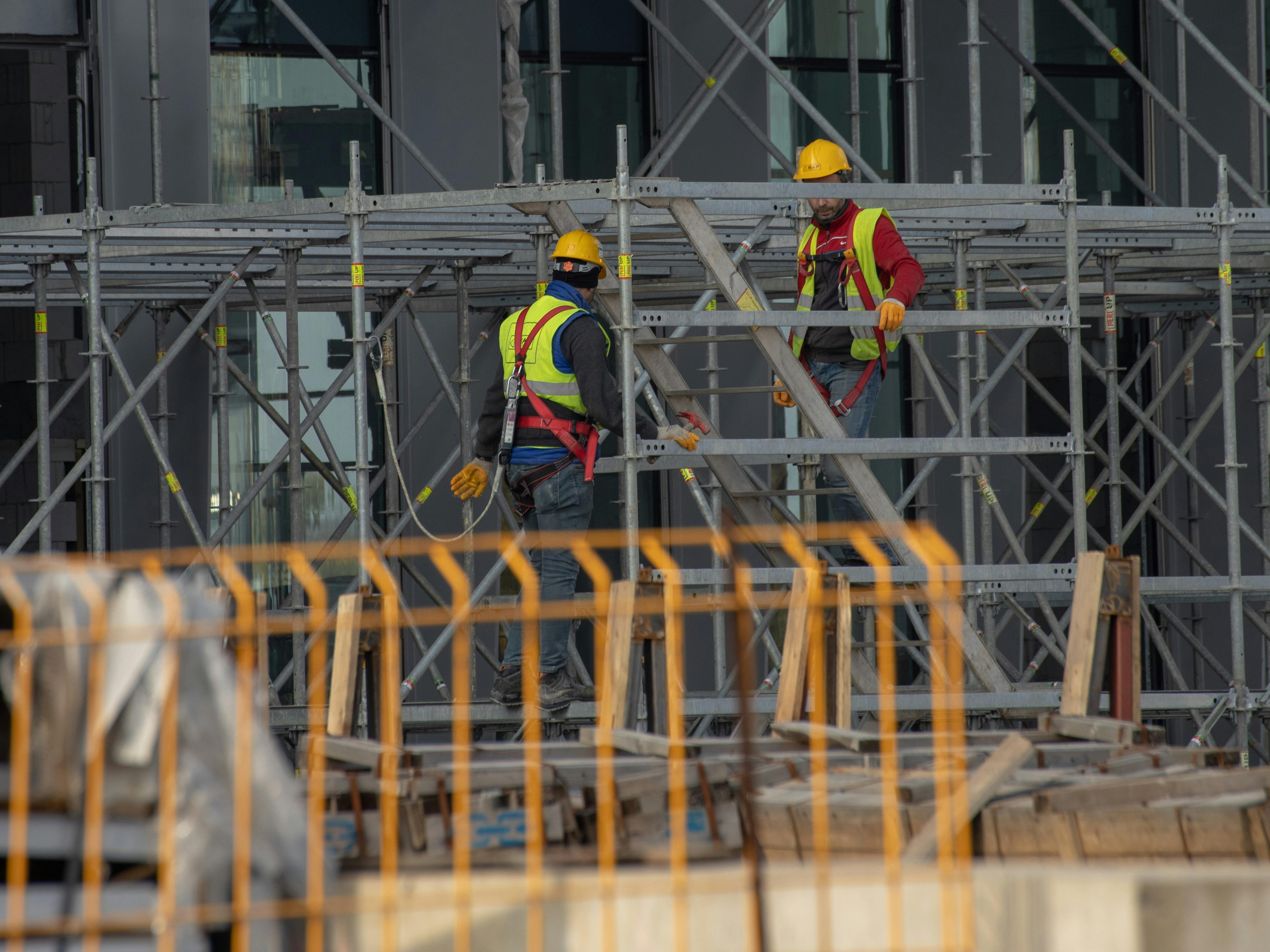 Ledger Scaffolding Bahan Perancah Vital yang Wajib Anda Pahami