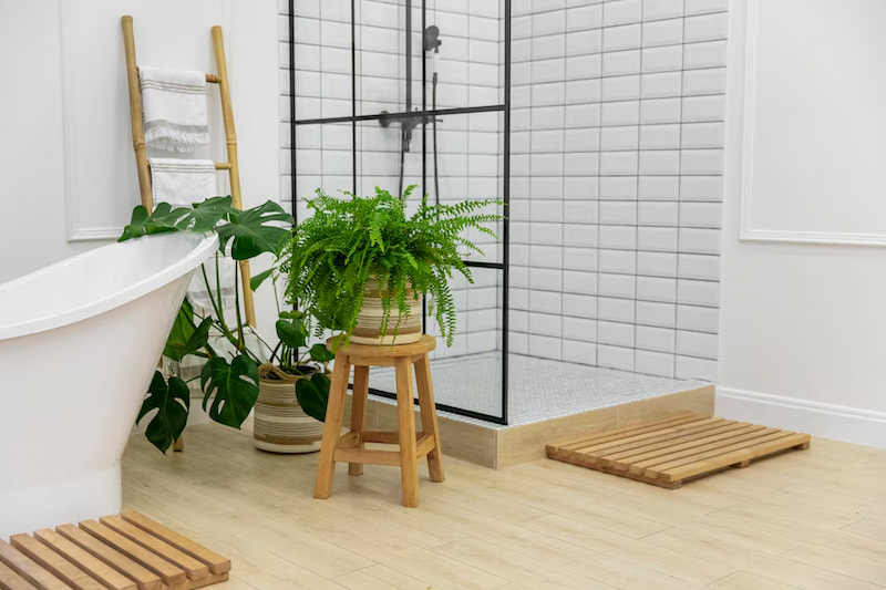 perpaduan warna keramik lantai dan dinding kamar mandi