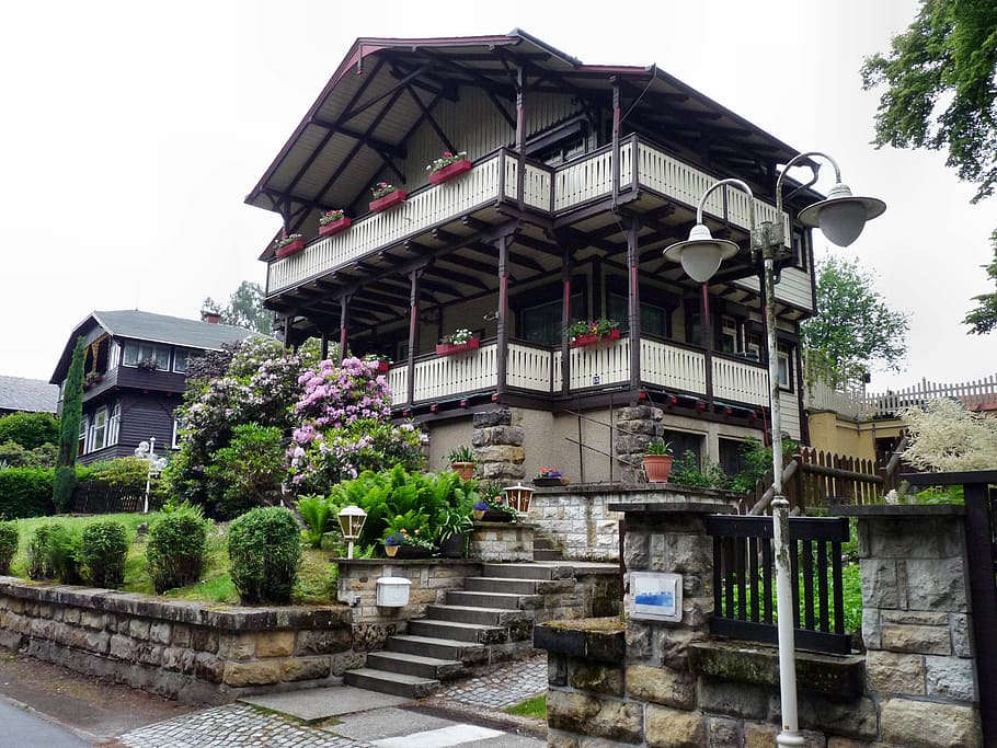 desain arsitektur yang unik