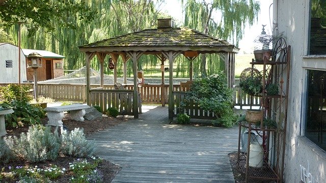 gazebo baja ringan