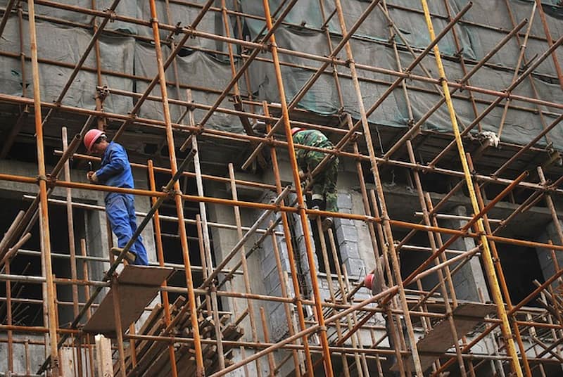 keuntungan sewa scaffolding