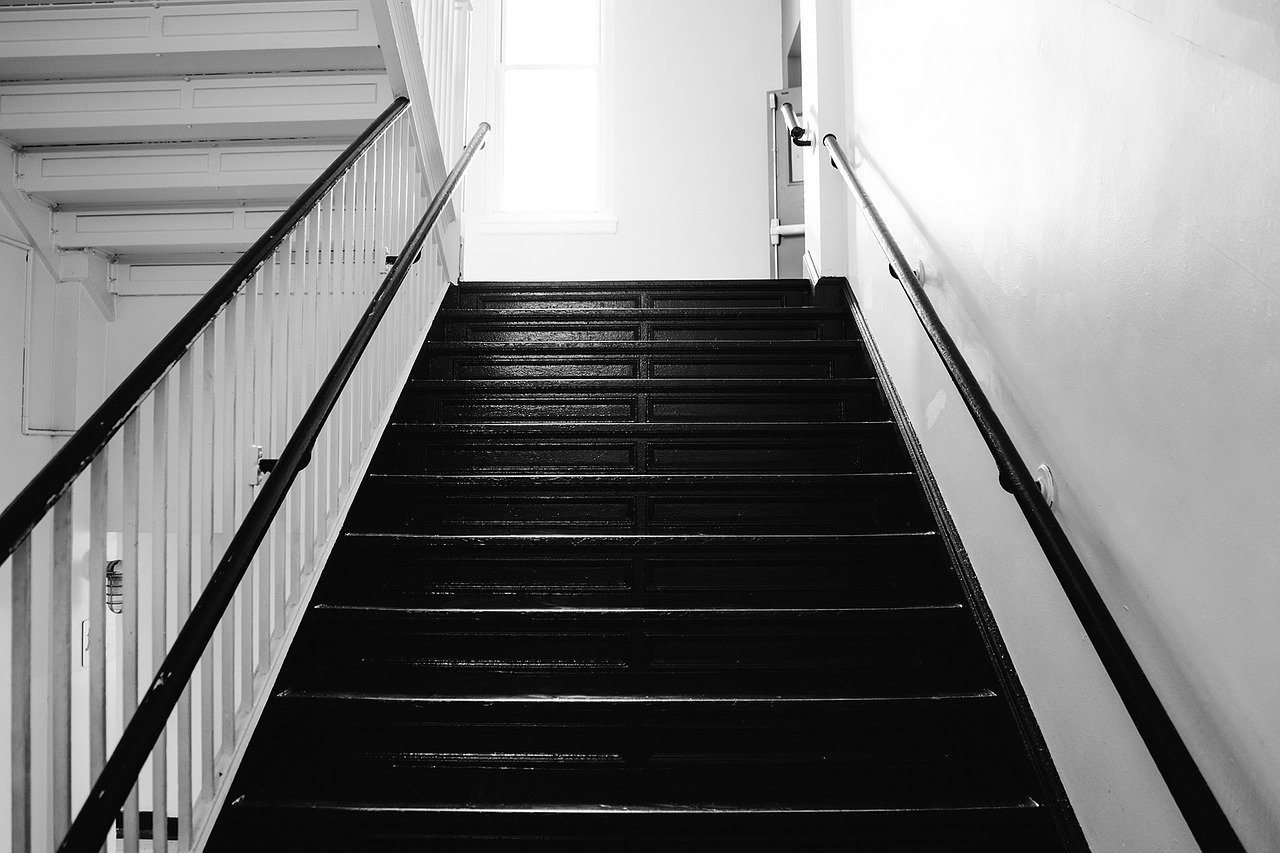 standard ukuran tangga rumah