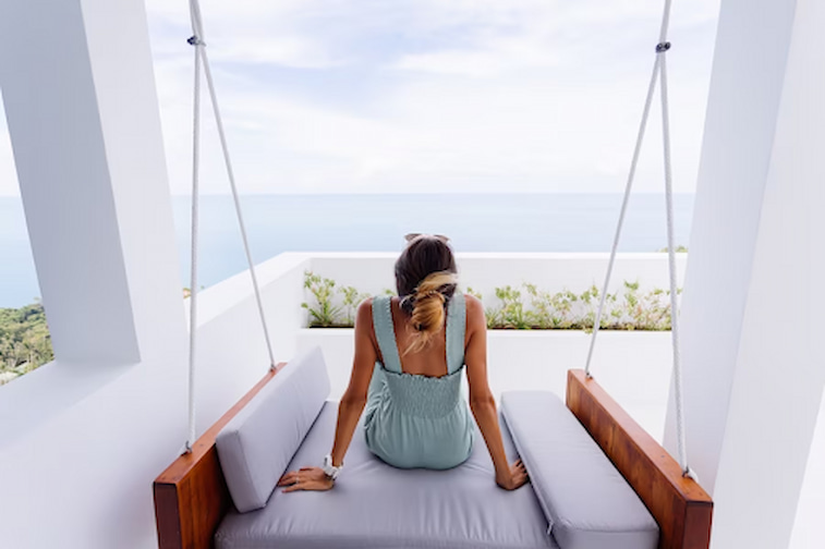 Balkon dengan Kursi Gantung