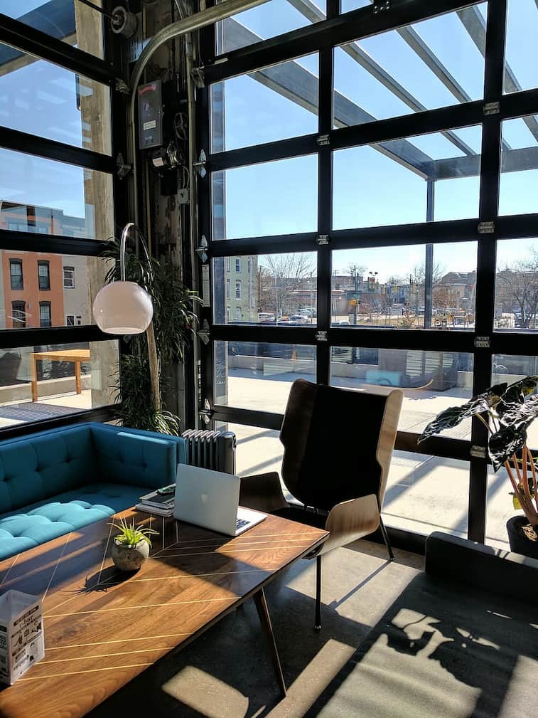 Desain Balkon Industrial