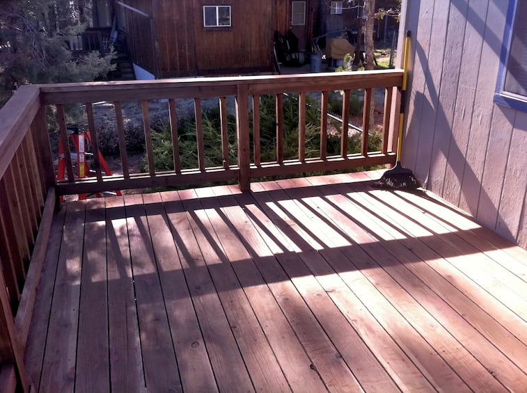 Desain Balkon Lantai Kayu