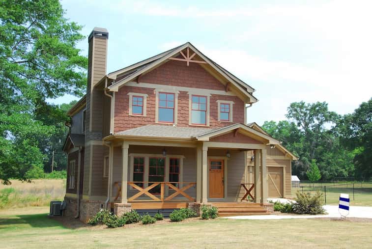Desain Eksterior Rumah dengan Aksen Kayu