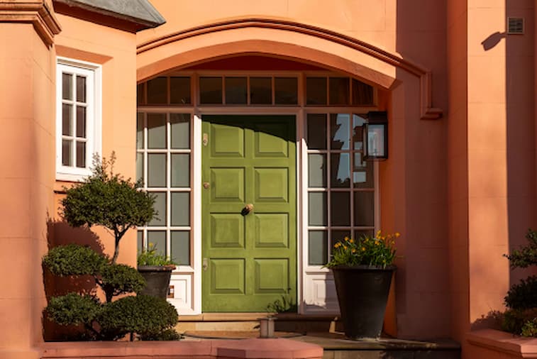 Desain Rumah Belanda dengan Portico