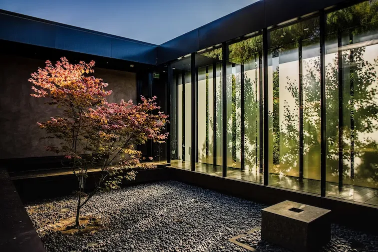 Desain Rumah Leter L dengan Taman