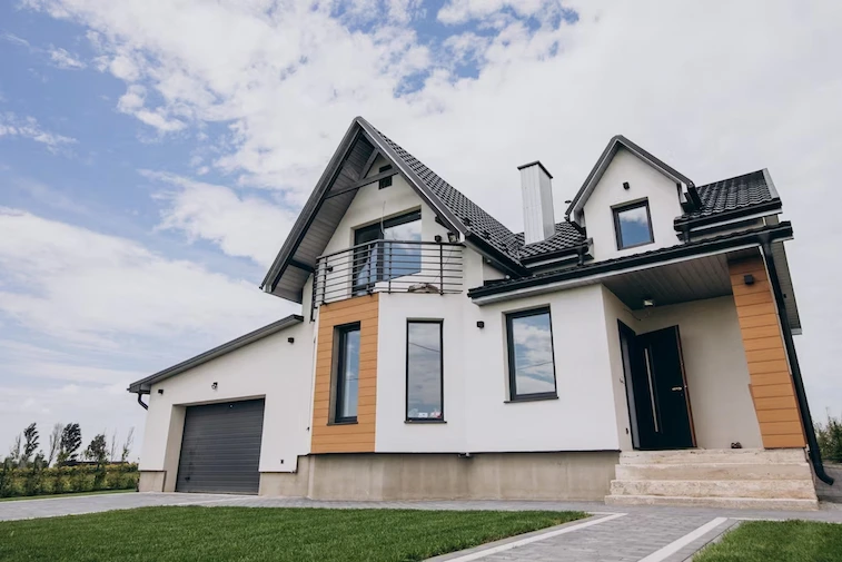 Desain Rumah Minimalis di Tanah Menurun Bergaya Modern