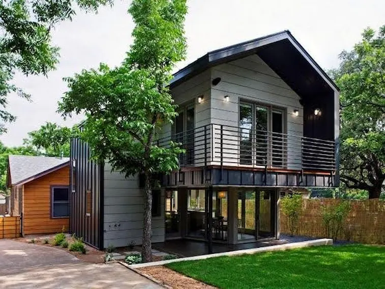 Desain Rumah Panggung Minimalis di Tengah Taman