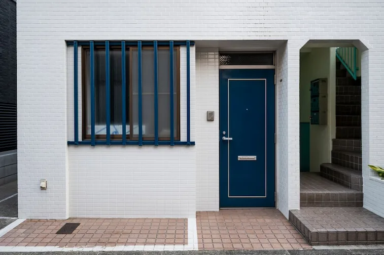 Desain Rumah Pintu Samping Minimalis