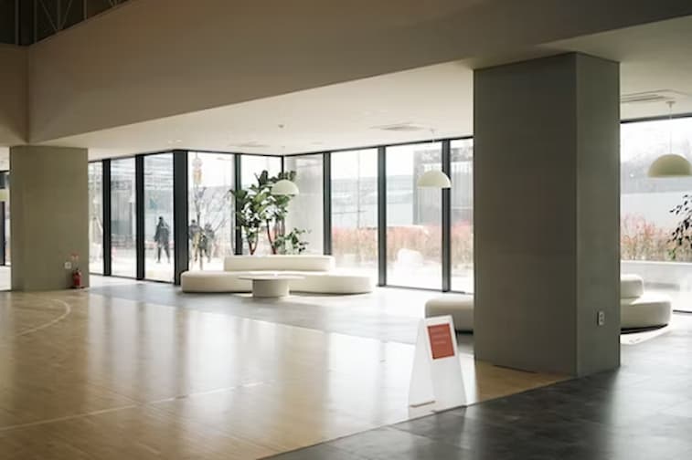 Foyer di Gedung Kantor