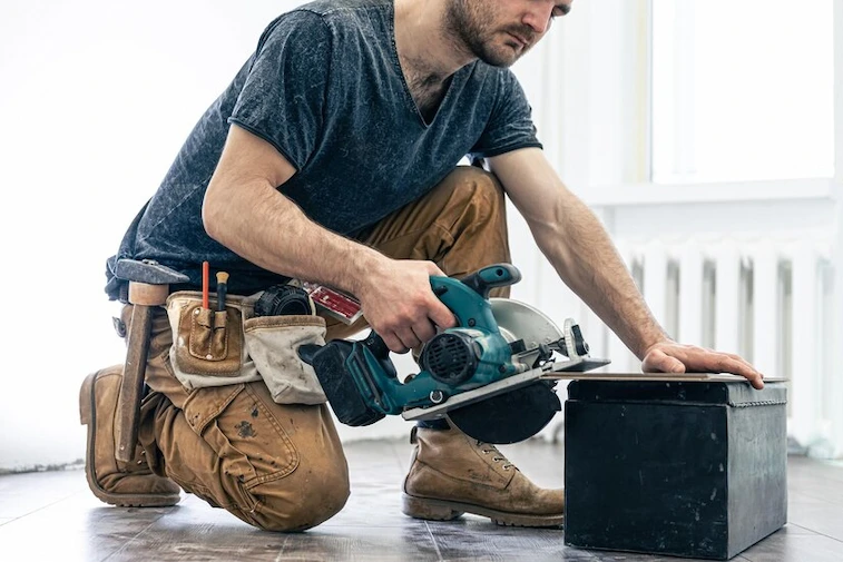 Gergaji Bundar (Circular Saw)