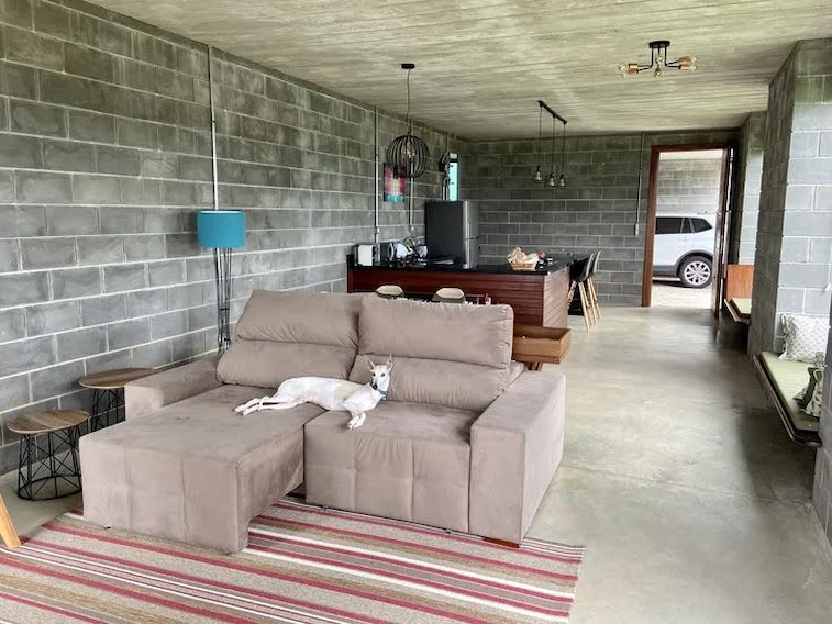 Hebel di Ruang Keluarga