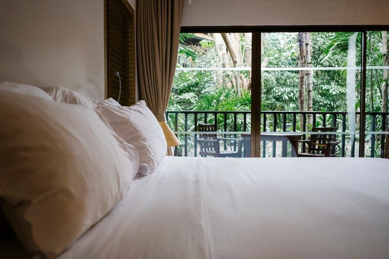 Jendela Kamar Tidur Besar