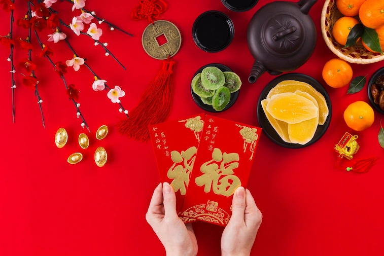 Menggunakan Angpao sebagai Dekorasi
