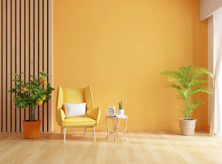 Ruang Tamu Lesehan dengan Warna Cerah