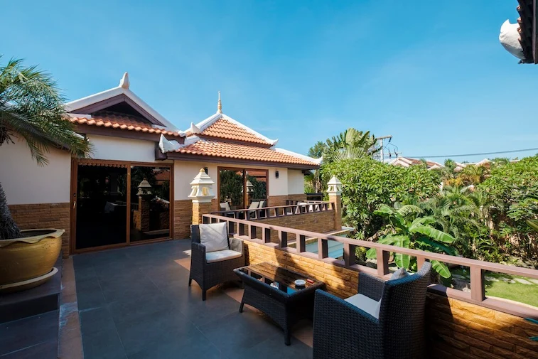 Rumah Leter L Ala Villa