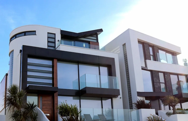 Rumah Leter L dengan Rooftop