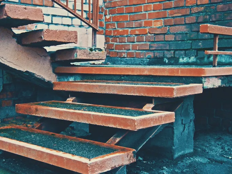 Tangga Tanpa Handrail