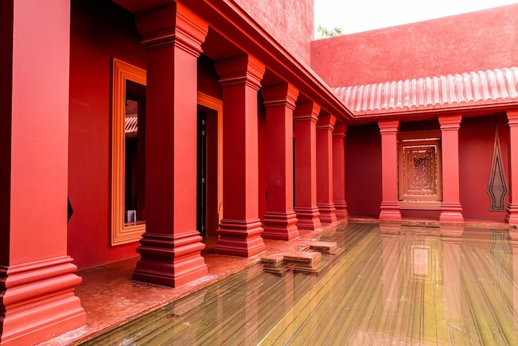 Warna Merah