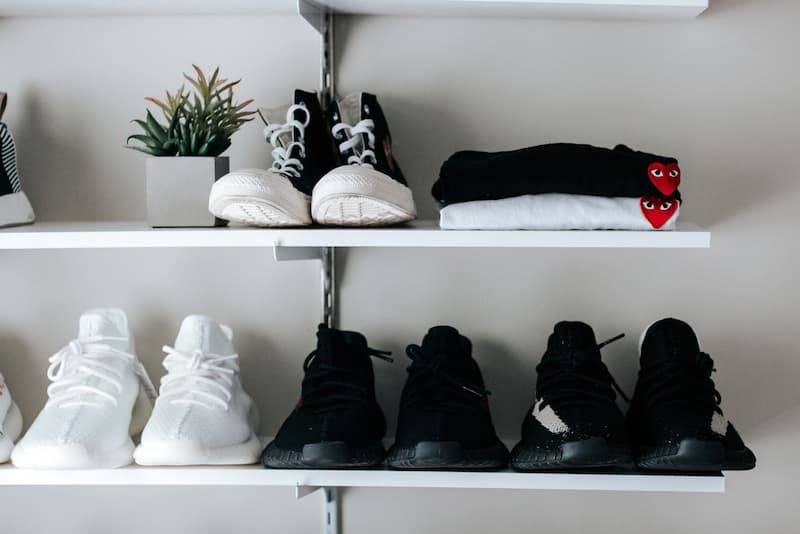 rak sepatu dinding